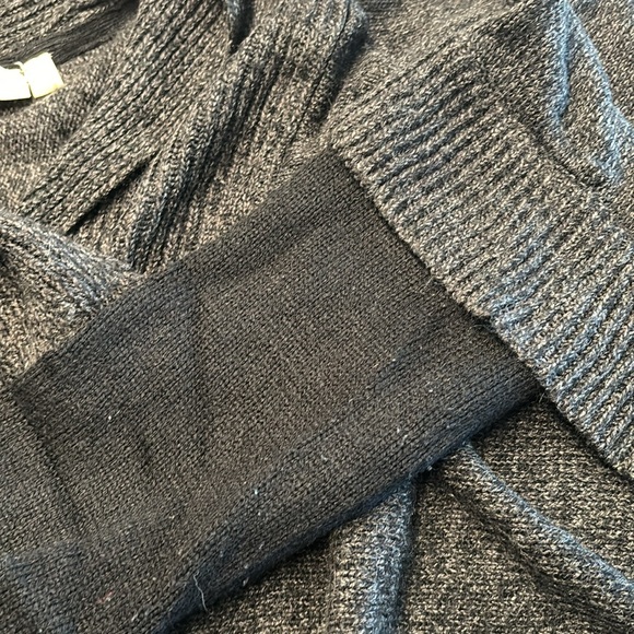 Oversized Poncho Sweater - Picture 3 of 4